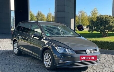 Volkswagen Golf VII, 2019 год, 1 790 000 рублей, 3 фотография