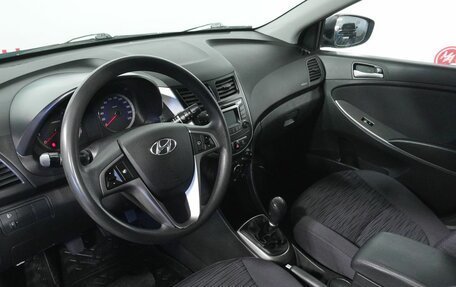 Hyundai Solaris II рестайлинг, 2015 год, 700 000 рублей, 9 фотография