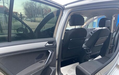 Volkswagen Tiguan II, 2020 год, 1 990 000 рублей, 6 фотография