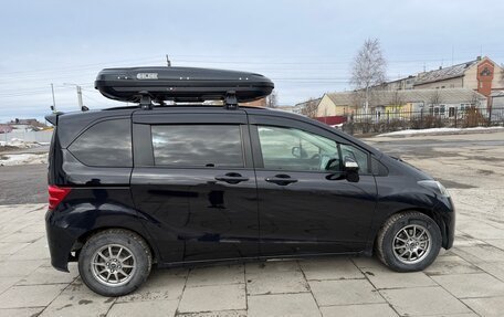 Honda Freed I, 2010 год, 890 000 рублей, 4 фотография