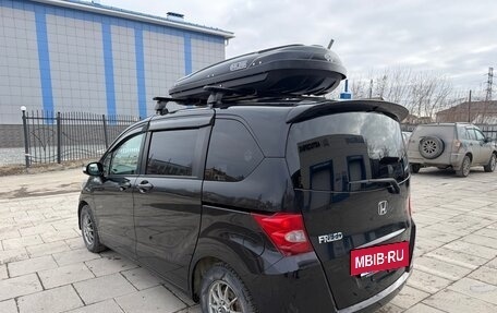 Honda Freed I, 2010 год, 890 000 рублей, 3 фотография