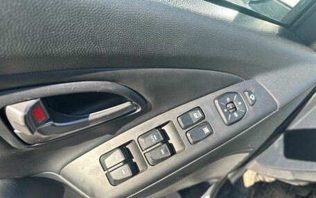 Hyundai ix35 I рестайлинг, 2014 год, 997 000 рублей, 7 фотография