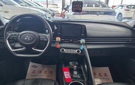 Hyundai Elantra, 2022 год, 1 330 000 рублей, 3 фотография