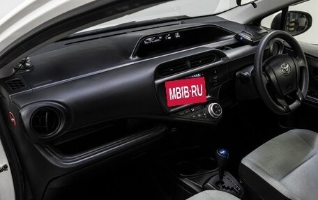 Toyota Aqua I, 2017 год, 999 000 рублей, 15 фотография