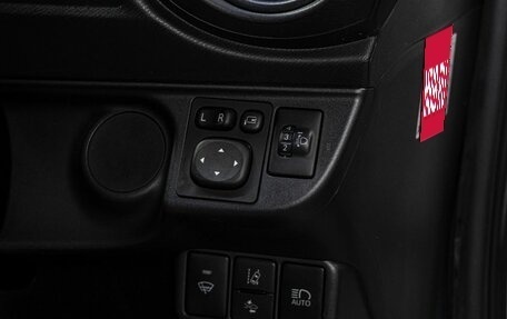 Toyota Aqua I, 2017 год, 999 000 рублей, 19 фотография