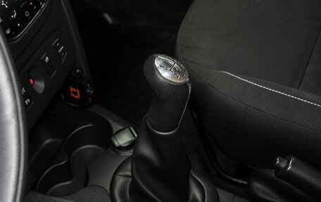 Renault Sandero II рестайлинг, 2018 год, 900 000 рублей, 21 фотография