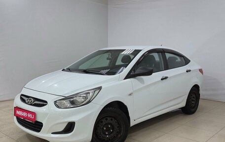 Hyundai Solaris II рестайлинг, 2013 год, 700 000 рублей, 1 фотография