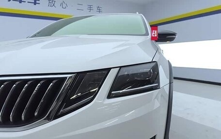 Skoda Octavia, 2019 год, 1 600 000 рублей, 2 фотография