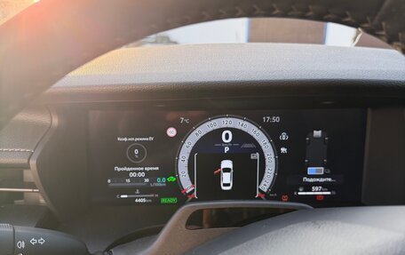 Toyota Camry, 2025 год, 4 200 000 рублей, 14 фотография