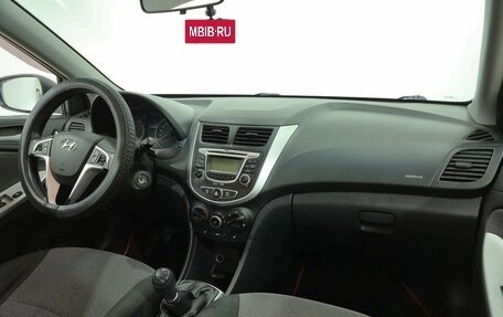 Hyundai Solaris II рестайлинг, 2013 год, 700 000 рублей, 12 фотография