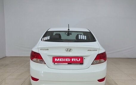 Hyundai Solaris II рестайлинг, 2013 год, 700 000 рублей, 5 фотография