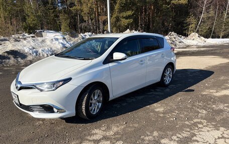 Toyota Auris II, 2015 год, 1 300 000 рублей, 2 фотография