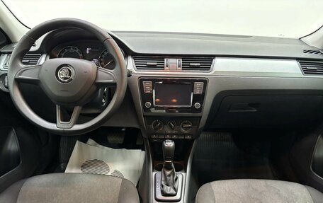 Skoda Rapid I, 2018 год, 1 320 000 рублей, 10 фотография