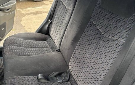 Mazda Familia, 2001 год, 350 000 рублей, 28 фотография