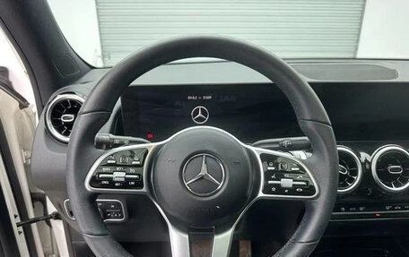 Mercedes-Benz GLB, 2022 год, 2 400 000 рублей, 8 фотография