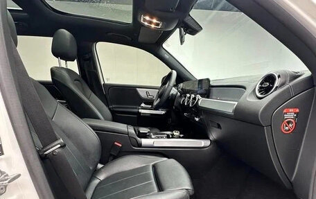 Mercedes-Benz GLB, 2022 год, 2 400 000 рублей, 10 фотография