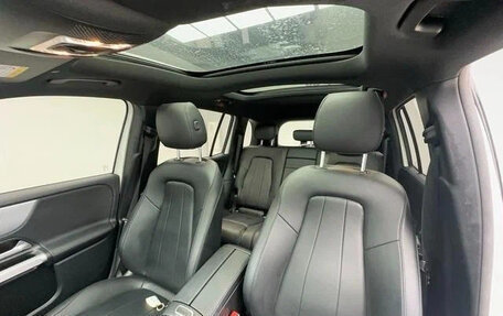 Mercedes-Benz GLB, 2022 год, 2 400 000 рублей, 12 фотография