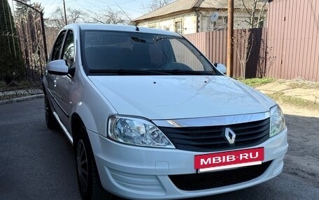 Renault Logan I, 2013 год, 450 000 рублей, 3 фотография