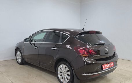 Opel Astra J, 2013 год, 700 000 рублей, 6 фотография