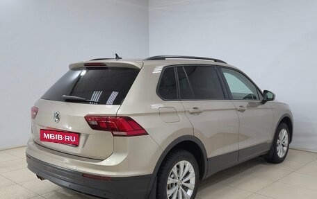 Volkswagen Tiguan II, 2019 год, 2 260 000 рублей, 4 фотография