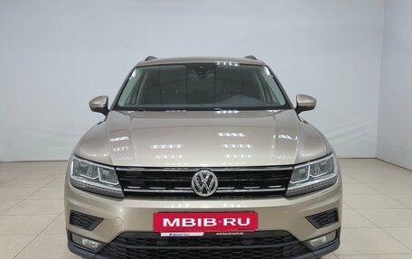 Volkswagen Tiguan II, 2019 год, 2 260 000 рублей, 2 фотография