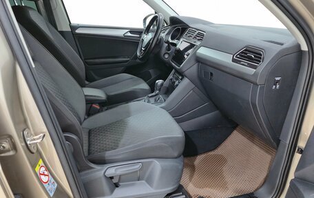 Volkswagen Tiguan II, 2019 год, 2 260 000 рублей, 13 фотография