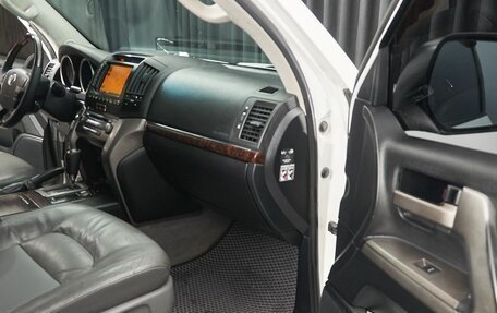 Toyota Land Cruiser 200, 2010 год, 3 199 000 рублей, 12 фотография