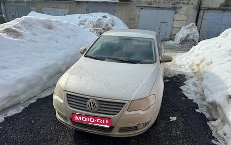 Volkswagen Passat B6, 2006 год, 630 000 рублей, 2 фотография
