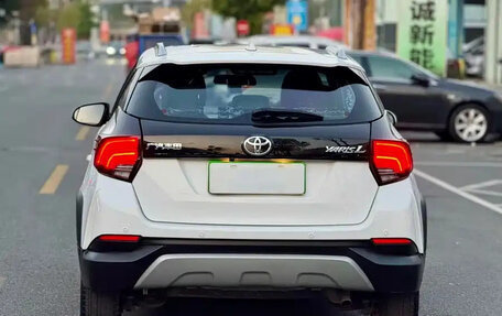 Toyota Yaris XP150 рестайлинг, 2022 год, 1 200 000 рублей, 5 фотография