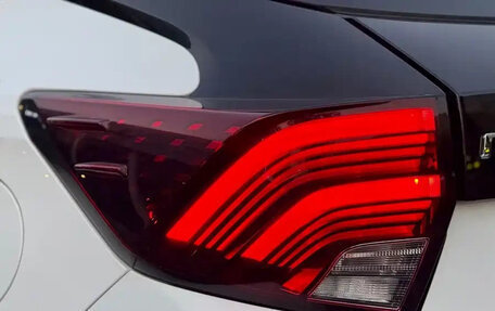 Toyota Yaris XP150 рестайлинг, 2022 год, 1 200 000 рублей, 8 фотография