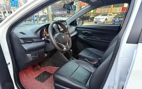 Toyota Yaris XP150 рестайлинг, 2022 год, 1 200 000 рублей, 9 фотография