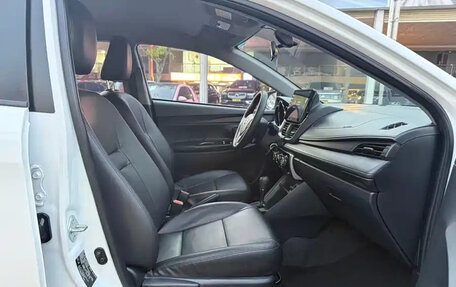 Toyota Yaris XP150 рестайлинг, 2022 год, 1 200 000 рублей, 10 фотография