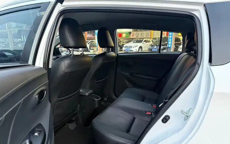 Toyota Yaris XP150 рестайлинг, 2022 год, 1 200 000 рублей, 12 фотография