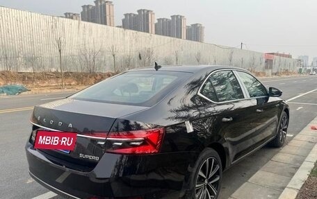 Skoda Superb III рестайлинг, 2025 год, 2 500 000 рублей, 5 фотография