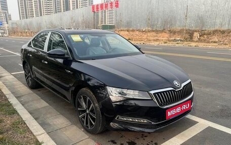 Skoda Superb III рестайлинг, 2025 год, 2 500 000 рублей, 2 фотография