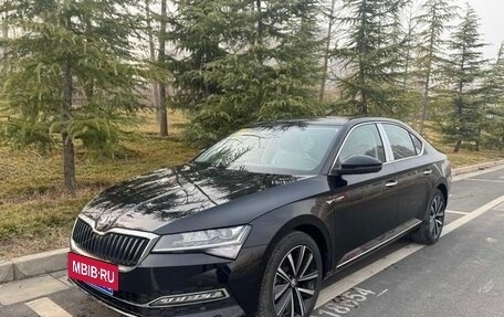 Skoda Superb III рестайлинг, 2025 год, 2 500 000 рублей, 3 фотография