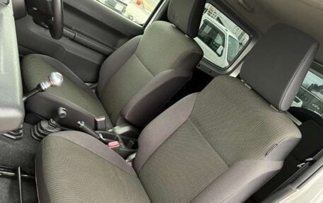 Suzuki Jimny, 2019 год, 1 600 000 рублей, 18 фотография