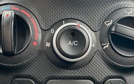 Hyundai Solaris II рестайлинг, 2012 год, 899 000 рублей, 12 фотография