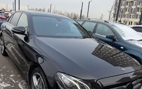 Mercedes-Benz E-Класс, 2019 год, 2 750 000 рублей, 2 фотография