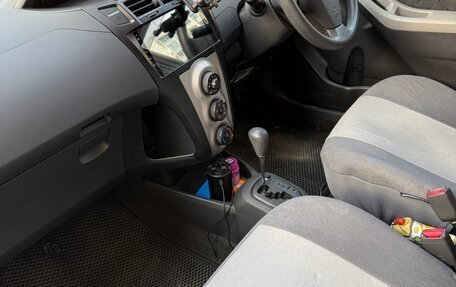 Toyota Vitz, 2010 год, 670 000 рублей, 5 фотография