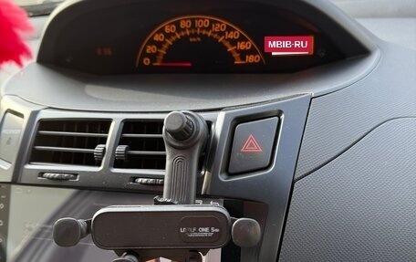 Toyota Vitz, 2010 год, 670 000 рублей, 4 фотография