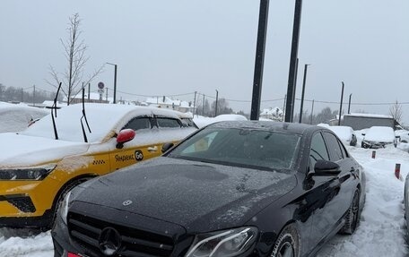 Mercedes-Benz E-Класс, 2019 год, 2 750 000 рублей, 17 фотография