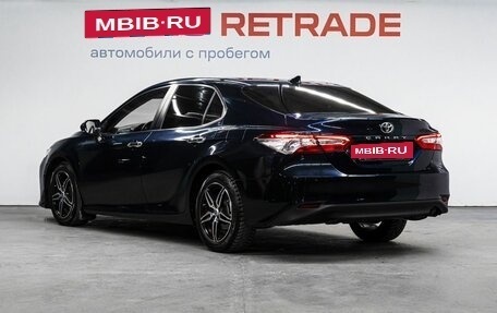 Toyota Camry, 2018 год, 2 379 000 рублей, 8 фотография