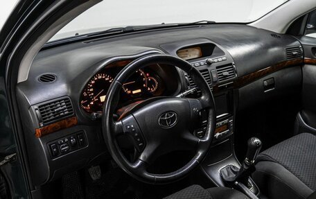 Toyota Avensis III рестайлинг, 2004 год, 779 000 рублей, 10 фотография