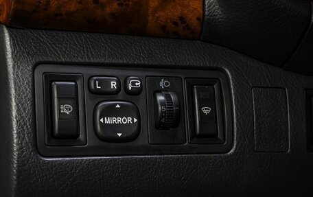 Toyota Avensis III рестайлинг, 2004 год, 779 000 рублей, 21 фотография