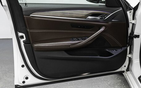 BMW 5 серия, 2018 год, 3 259 000 рублей, 12 фотография