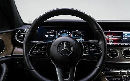 Mercedes-Benz E-Класс, 2019 год, 4 600 000 рублей, 20 фотография