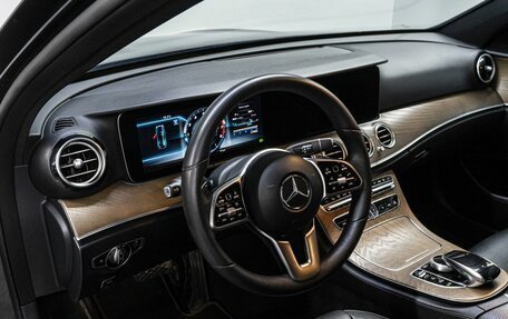 Mercedes-Benz E-Класс, 2019 год, 4 600 000 рублей, 10 фотография