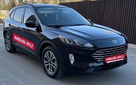 Ford Escape, 2021 год, 1 900 000 рублей, 2 фотография