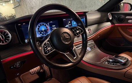 Mercedes-Benz E-Класс, 2019 год, 3 750 000 рублей, 3 фотография